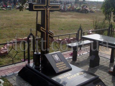 Pamyatnik_krest_foto_02