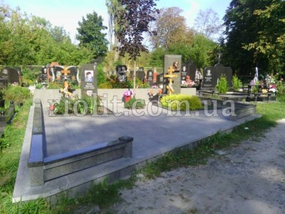Pamyatnik_c_granita_rogovka_foto_1