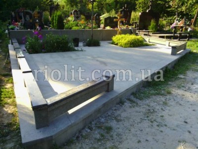 Pamyatnik_c_granita_rogovka_foto_2
