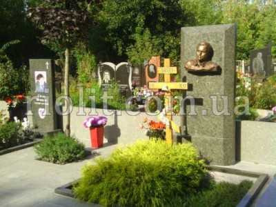 Pamyatnik_c_granita_rogovka_foto_7