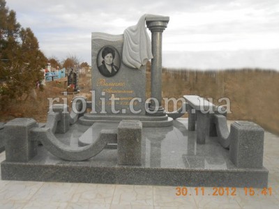 Pamyatnik_c_vyaliy_foto_1
