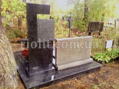 Pamyatnik_Vorobiov_foto_4