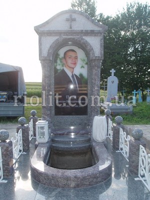 pamyatnik_ctasovnya_fiolet_foto_2