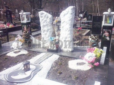 Pamyatnik_c_tcvetok_foto_09