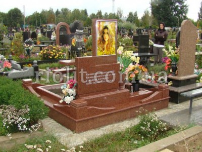 pamyatnik_granit_leznikovckoe_foto_2