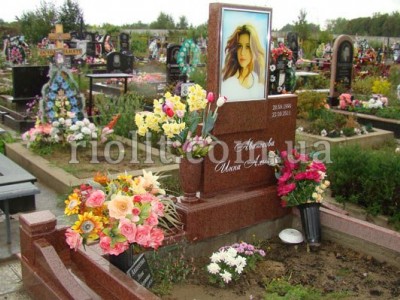 pamyatnik_granit_leznikovckoe_foto_4