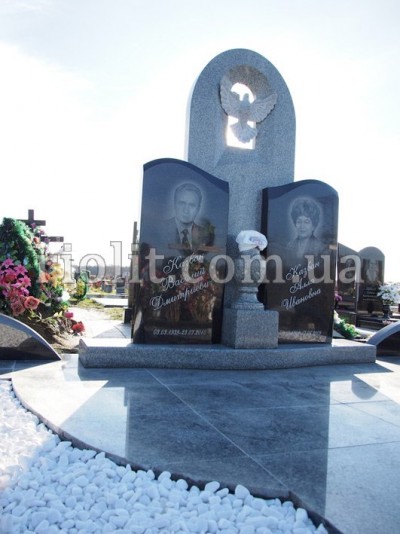 pamyatnik_c_golybem_foto_6