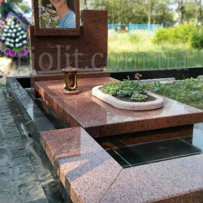 pamyatnik_leznik_granit_foto_02
