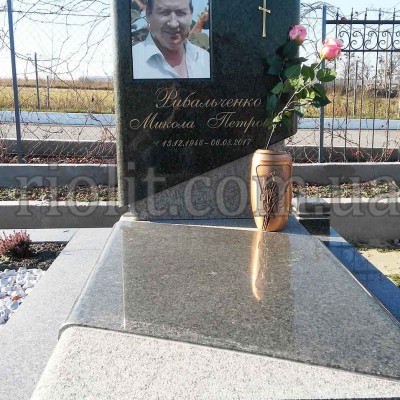 Pamyatnik_maslavcki_granit_foto_03