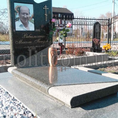 Pamyatnik_maslavcki_granit_foto_05