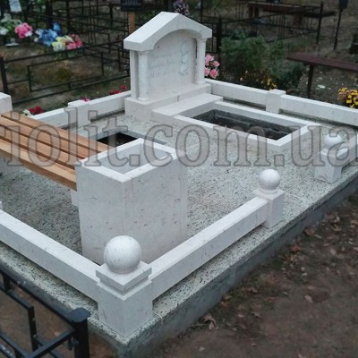 Pamyatnik_chasovnya_mramor_foto_01