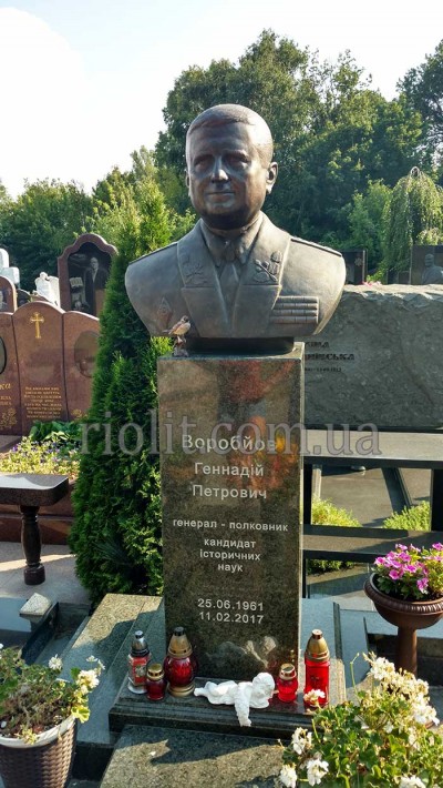 Pamyatnik_Polkovnik_foto_06