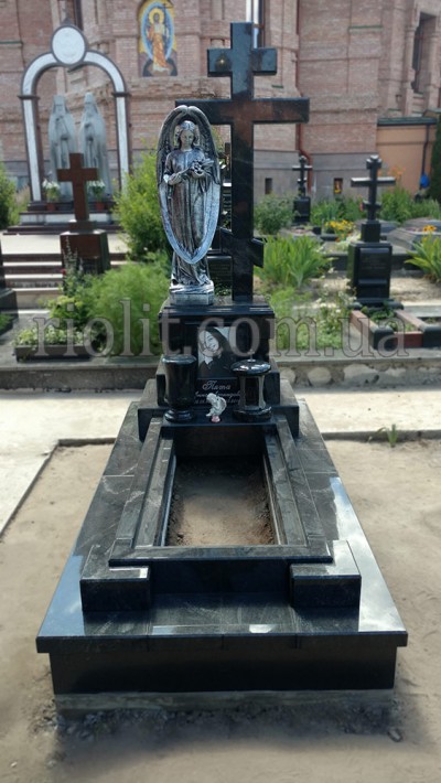 Pamyatnik_Krest_foto_03
