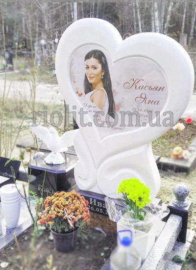 Pamyatnik_mramor_cerdce_foto_002