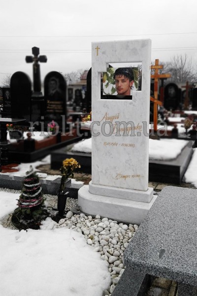 Pamyatnik_mramor_obelick_foto_002