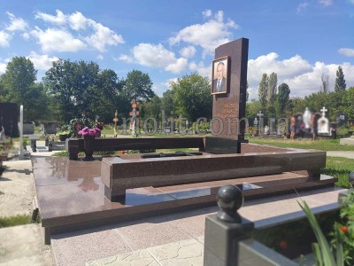 Pamyatnik_tokovskiy_foto_03