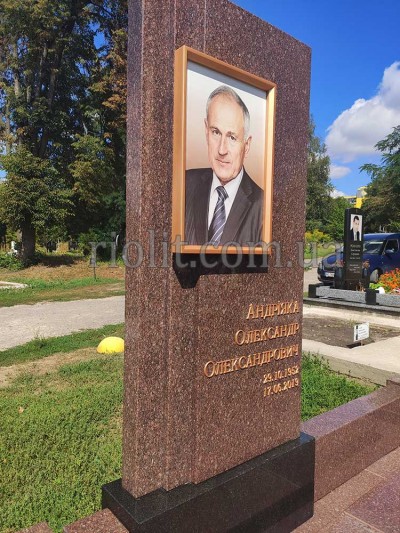Pamyatnik_tokovskiy_foto_05