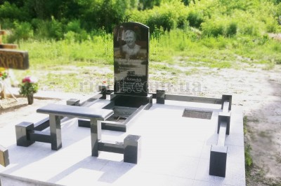 Pamiatnik_arka_foto_04
