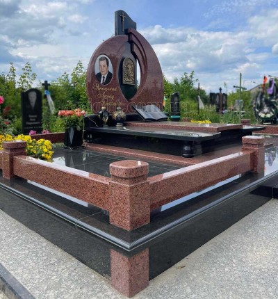 Memorial_leznik_foto_01