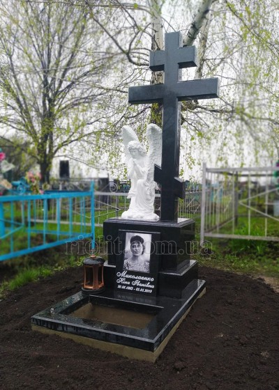 Pamyatnik_xrest_yangol_foto_01