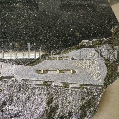 Pamyatnik_gitara_foto_07