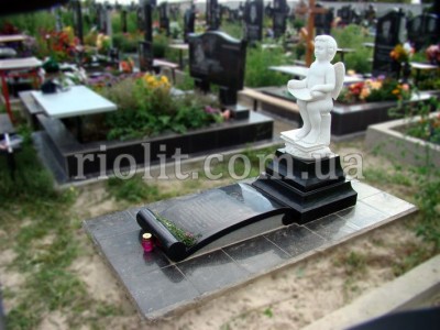 Pamyatnik_c_angelom_foto_1