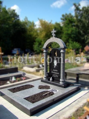 Pamyatnik_Kotelenetc_foto_1