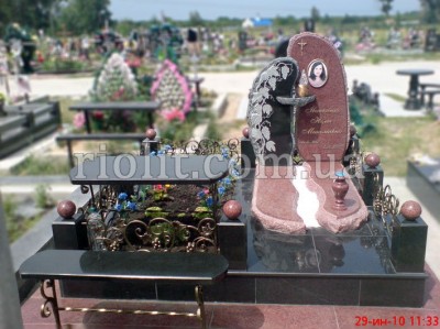 Pamyatnik_ivanchenko_foto_1